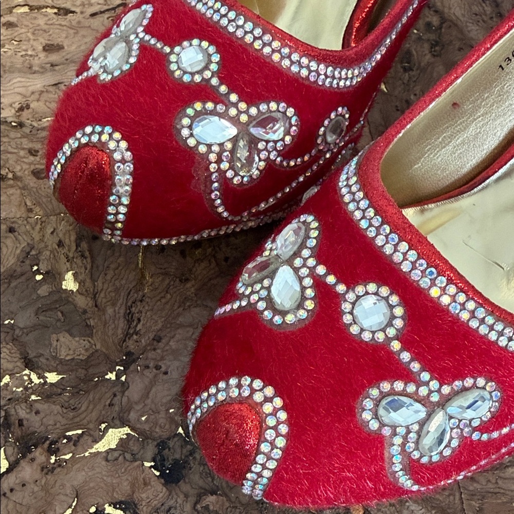 Siren Red Gem Embellished Floral Pattern Gold Wedding Ready Dancing Heels ๐ - Picture 8 of 8